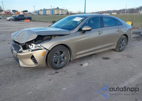 2022 Kia K5 Lxs z USA, uszkodzony, nr VIN 5XXG14J24NG097048